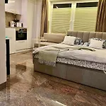 公寓 North Nest Luxury - Quiet Garden - Family Friendly - Free Parking