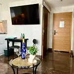 公寓 North Nest Luxury - Quiet Garden - Family Friendly - Free Parking 格但斯克