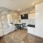 アパート North Nest Luxury - Quiet Garden - Family Friendly - Free Parking グダニスク