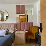 North Nest Luxury - Quiet Garden - Family Friendly - Free Parking Apartment Gdansk
