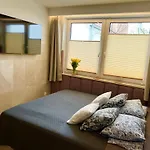 North Nest Luxury - Quiet Garden - Family Friendly - Free Parking Gdańsk