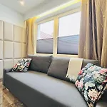 North Nest Luxury - Quiet Garden - Family Friendly - Free Parking *