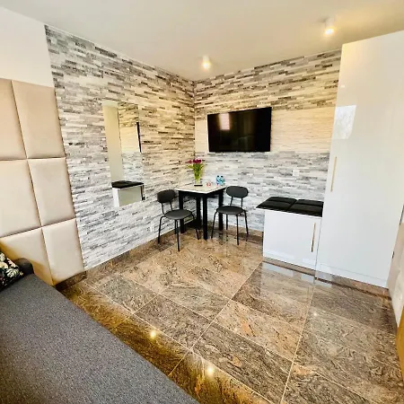 North Nest Apartments Quiet Garden Free Parking