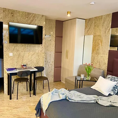 North Nest Quiet Garden Free Parking * 格但斯克