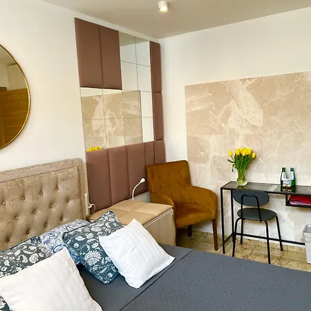 North Nest Apartments Quiet Garden Free Parking *