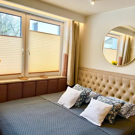 North Nest Apartments Quiet Garden Free Parking *