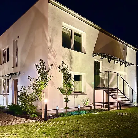 North Nest Apartments Quiet Garden Free Parking *