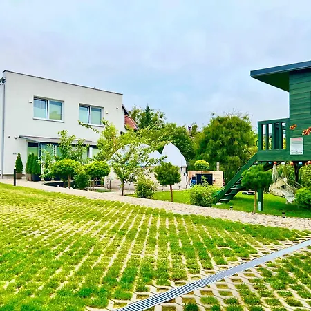 North Nest Free Breakfast Private & Street Parking *