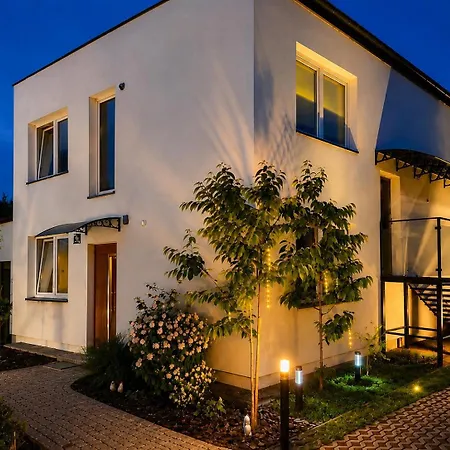 North Nest Guest House - Breakfast & Parking Γκντανσκ