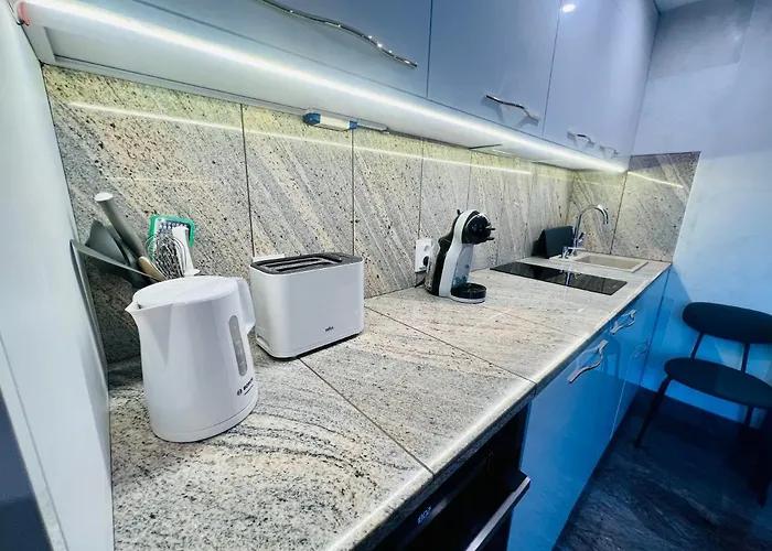 North Nest Luxury - Quiet Garden - Family Friendly - Free Parking *