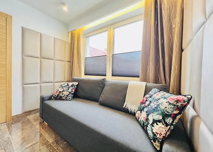 Apartment North Nest Luxury - Quiet Garden - Family Friendly - Free Parking *
