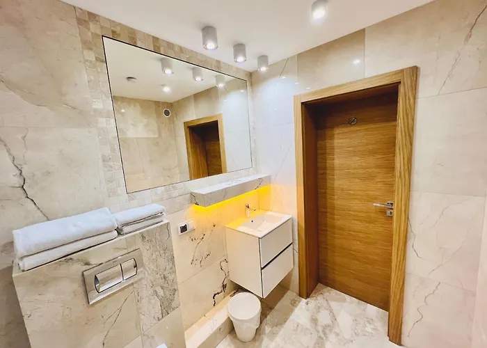 North Nest Luxury - Quiet Garden - Family Friendly - Free Parking Apartament Gdańsk
