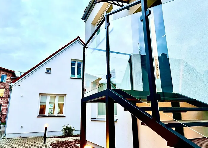 North Nest Luxury - Quiet Garden - Family Friendly - Free Parking