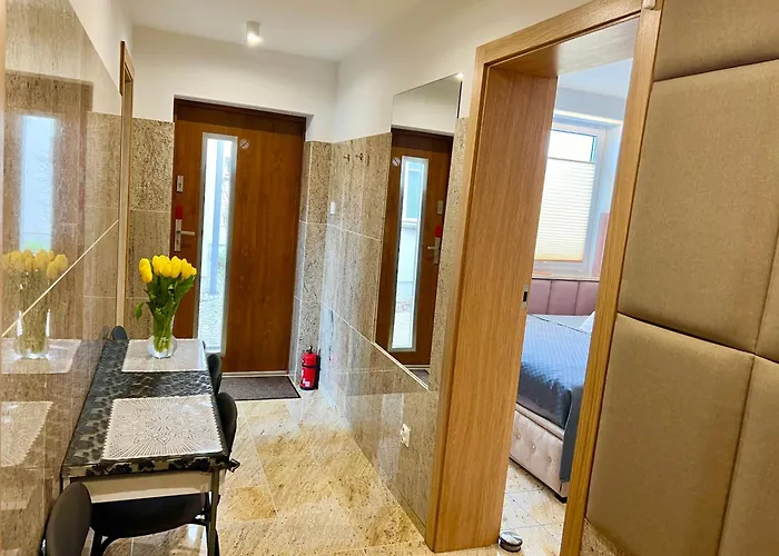 North Nest Luxury - Quiet Garden - Family Friendly - Free Parking * Gdańsk