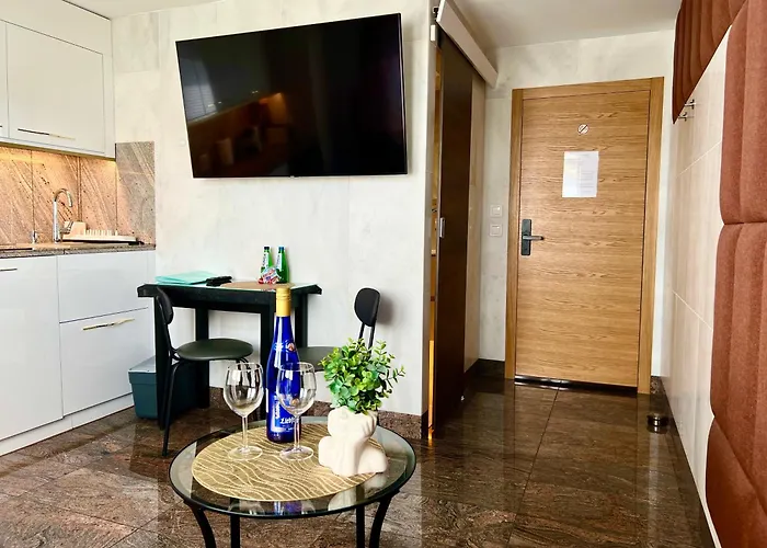 Apartment North Nest Luxury - Quiet Garden - Family Friendly - Free Parking Danzig