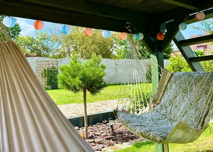 North Nest Luxury - Quiet Garden - Family Friendly - Free Parking * Gdańsk
